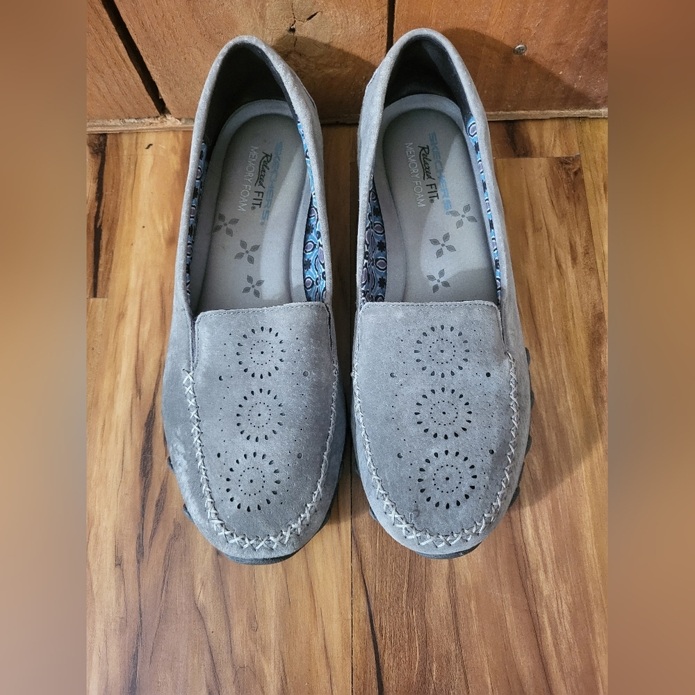 Skechers Relaxed Fit Memory Foam Gray Womens Shoe Sz 9.5 SN 49109, Slip On